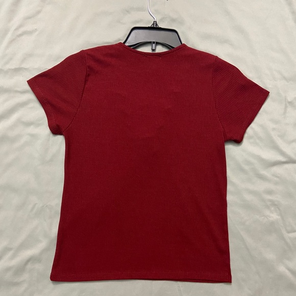 Juniors red short sleeve top - Picture 2 of 2